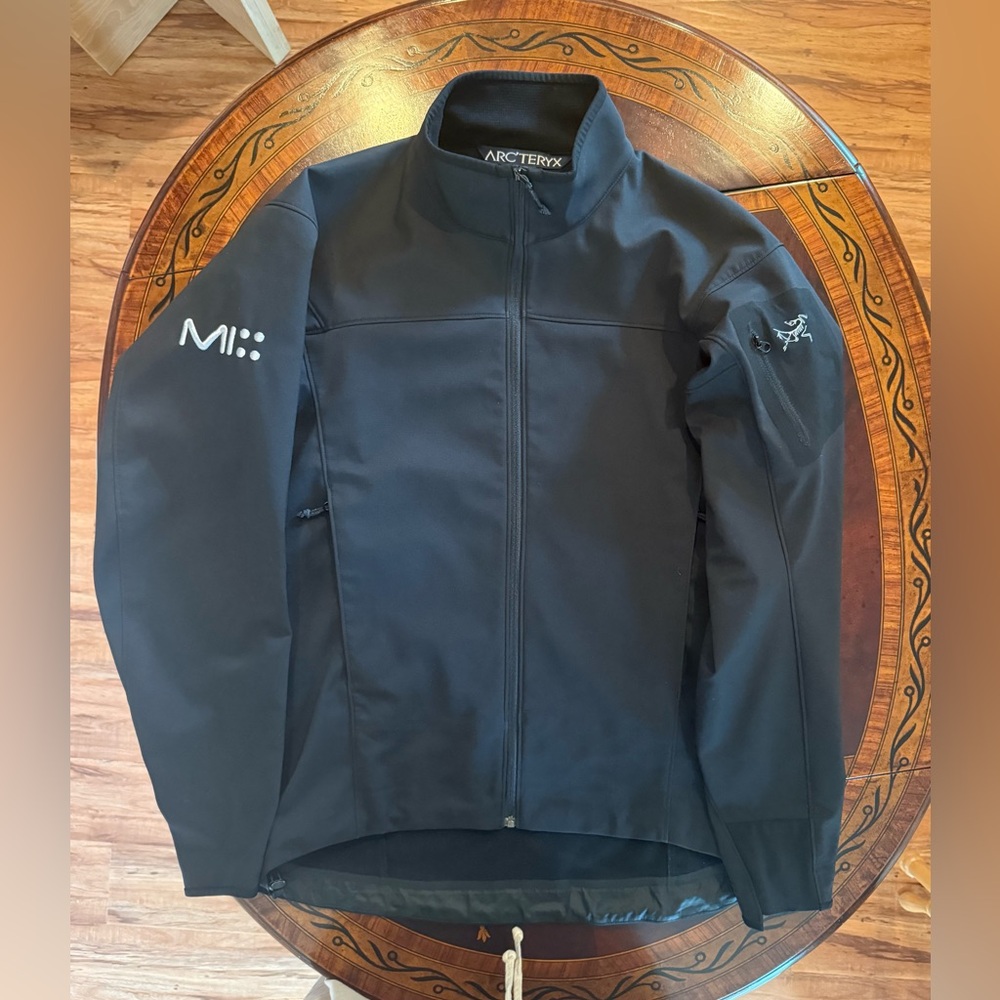 Arc'teryx Men's Soft Shell Black Jacket Size: S/P